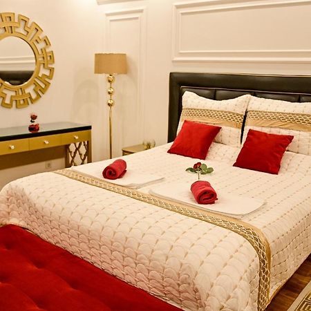 Luxury Apartment Karic Free Parking トゥズラ エクステリア 写真