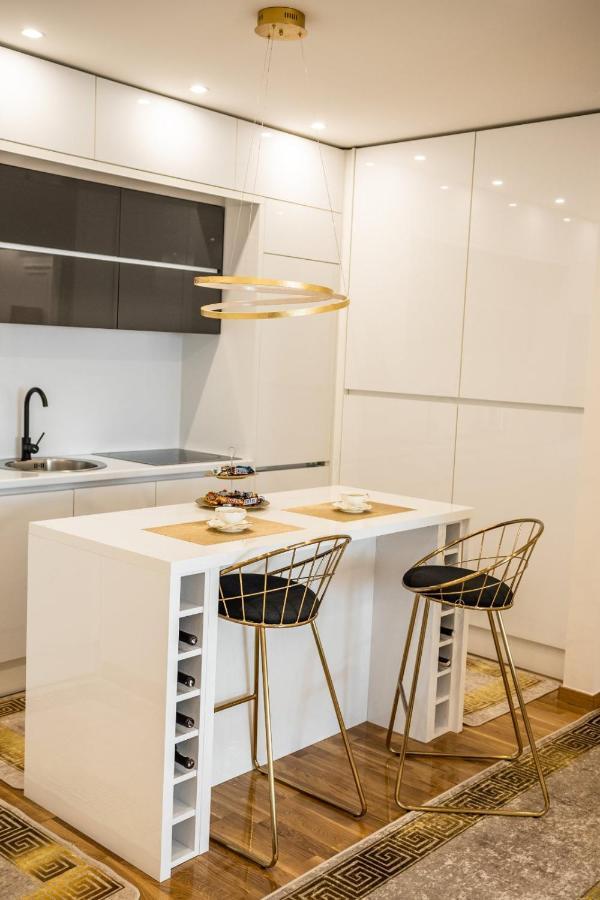 Luxury Apartment Karic Free Parking トゥズラ エクステリア 写真