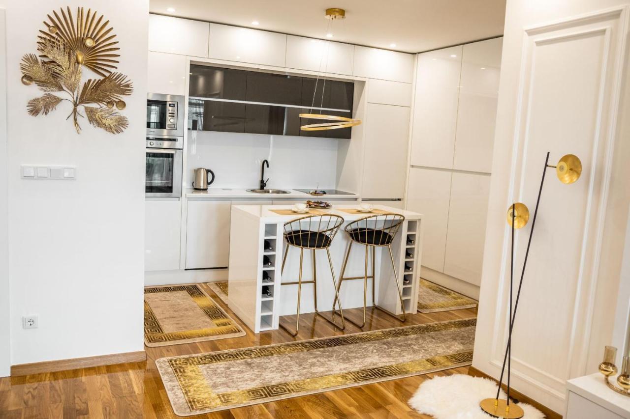 Luxury Apartment Karic Free Parking トゥズラ エクステリア 写真