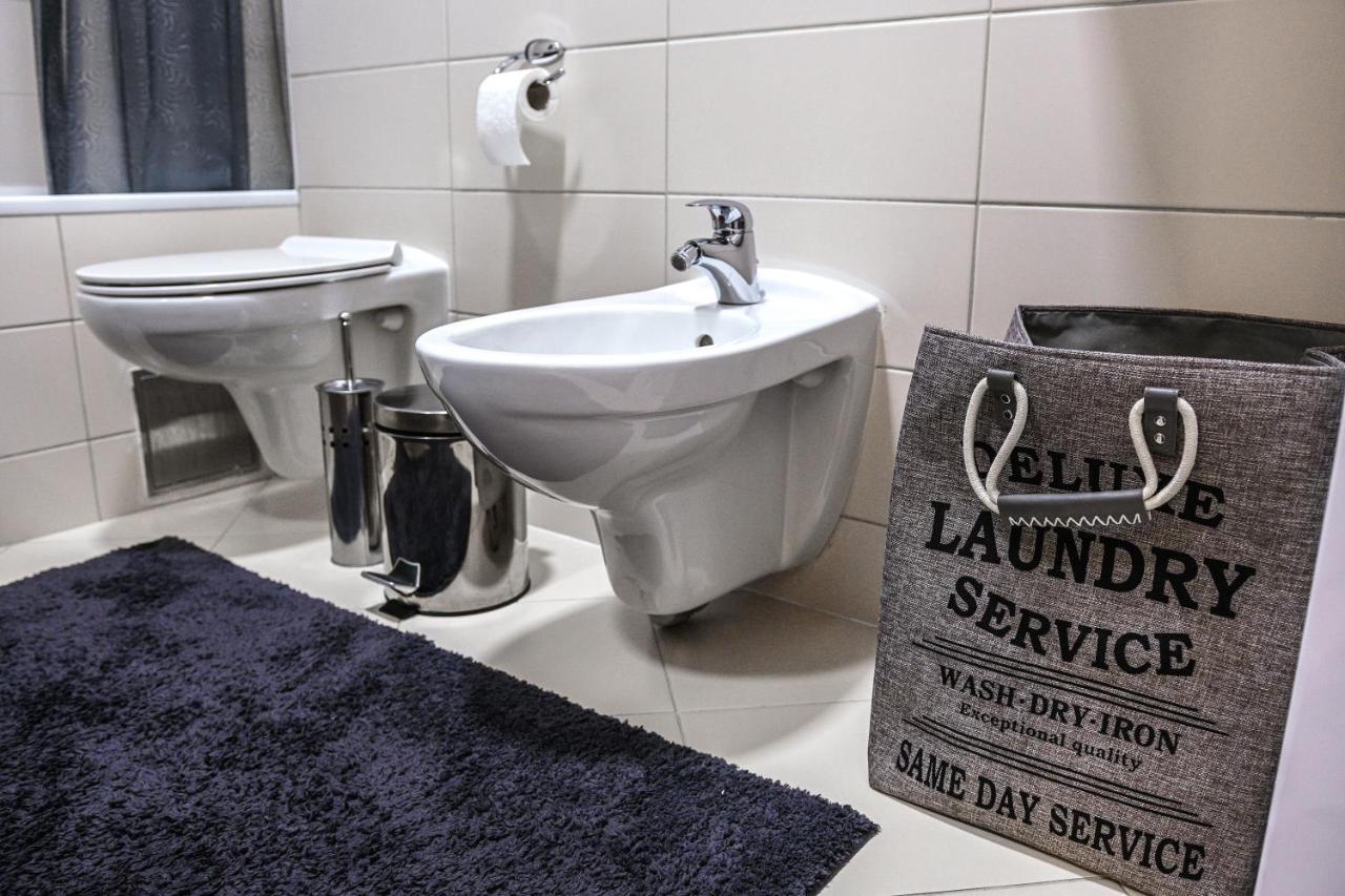 Luxury Apartment Karic Free Parking トゥズラ エクステリア 写真