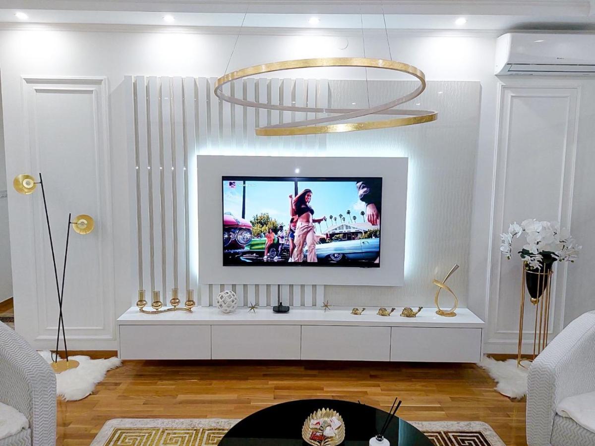 Luxury Apartment Karic Free Parking トゥズラ エクステリア 写真