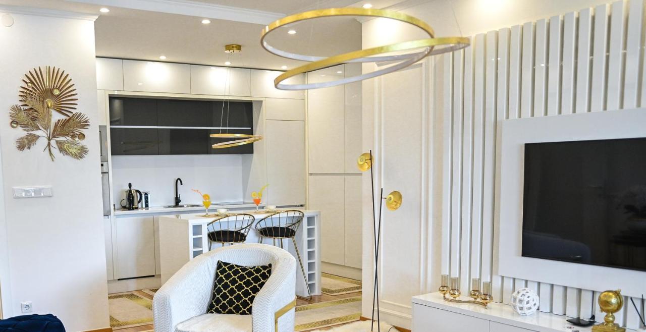 Luxury Apartment Karic Free Parking トゥズラ エクステリア 写真