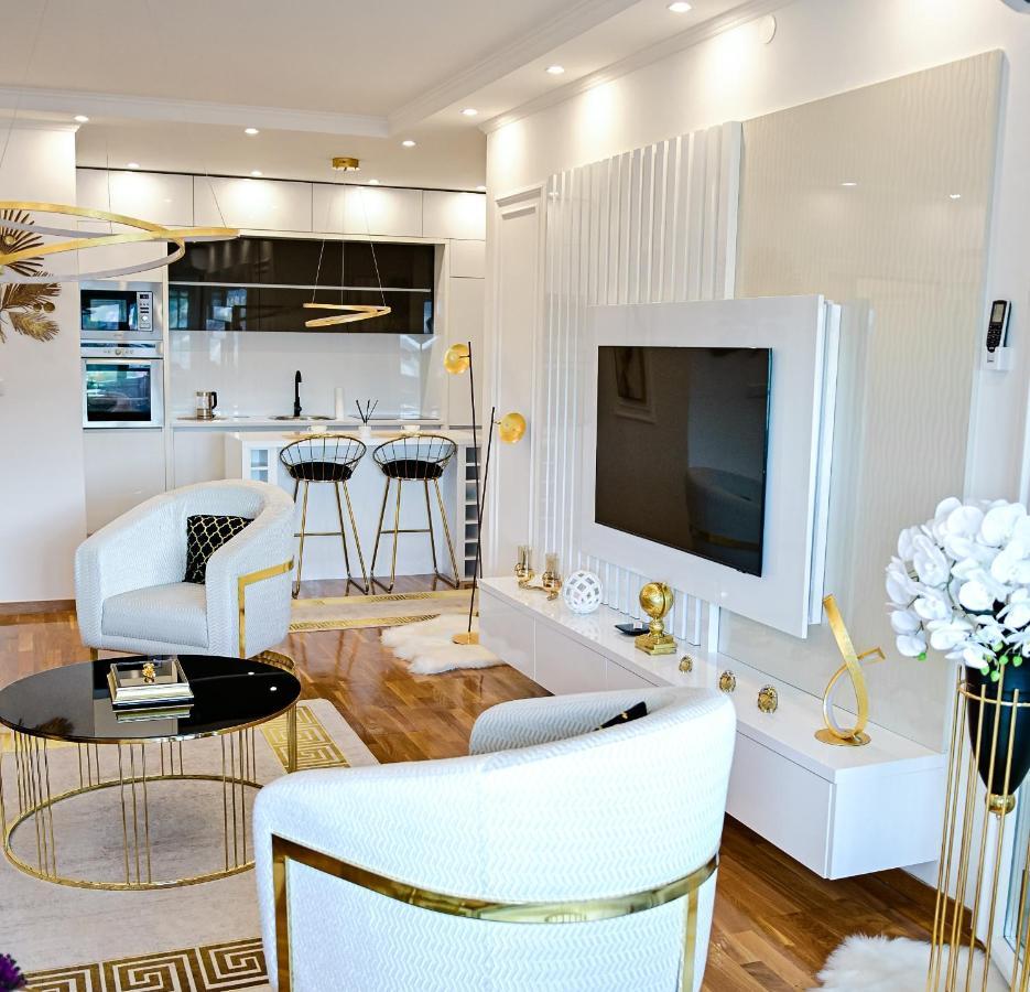 Luxury Apartment Karic Free Parking トゥズラ エクステリア 写真
