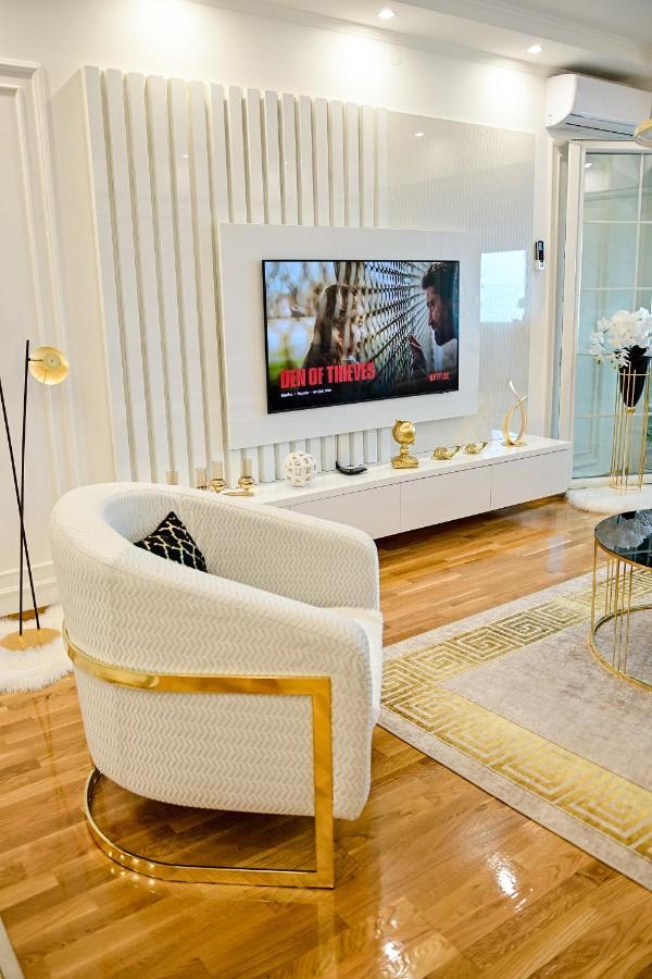 Luxury Apartment Karic Free Parking トゥズラ エクステリア 写真