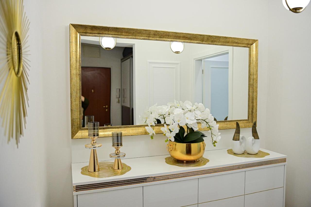Luxury Apartment Karic Free Parking トゥズラ エクステリア 写真